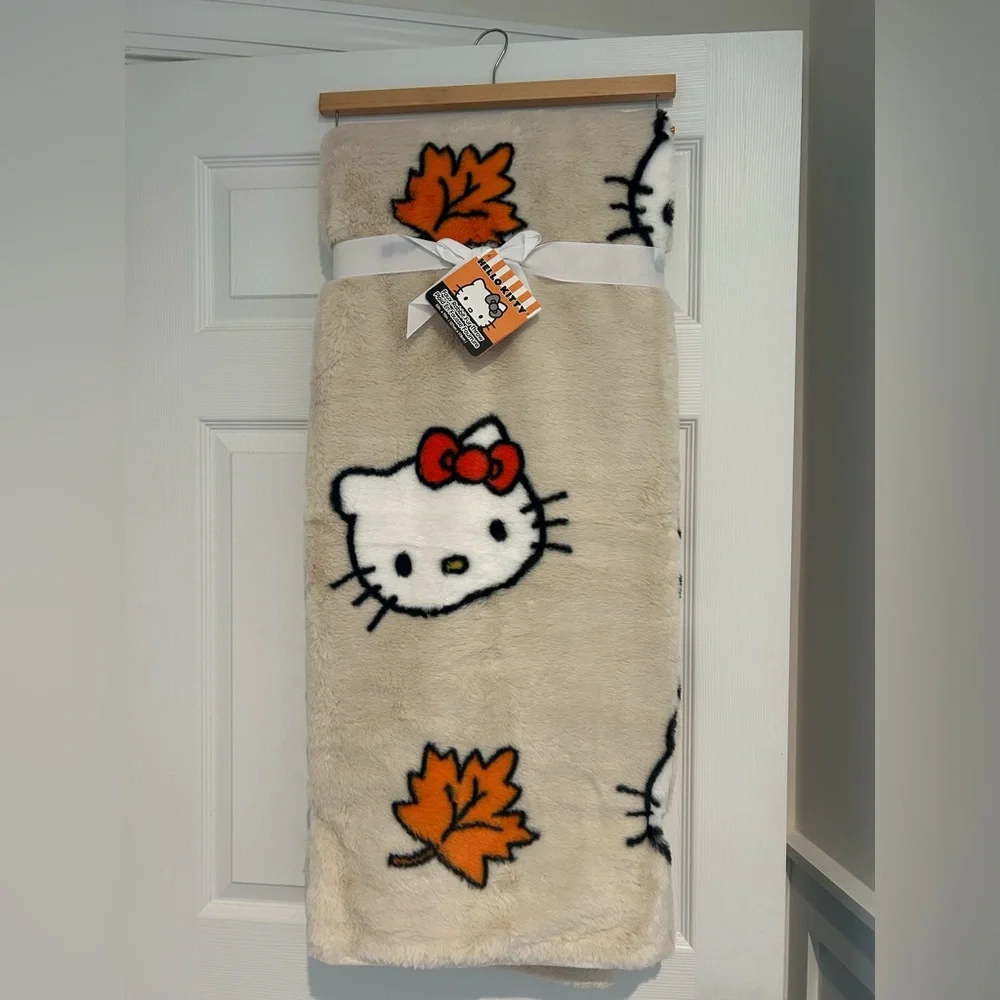 Hello Kitty Fall beige Leaves Faux Rabbit Fur Throw blanket